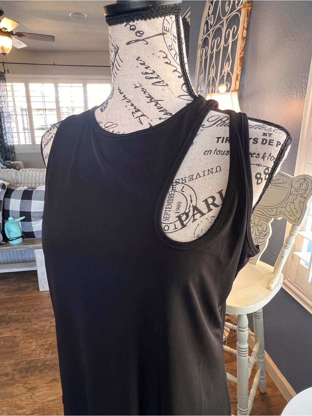 torrid Black Sleeveless Tank Top with cutout